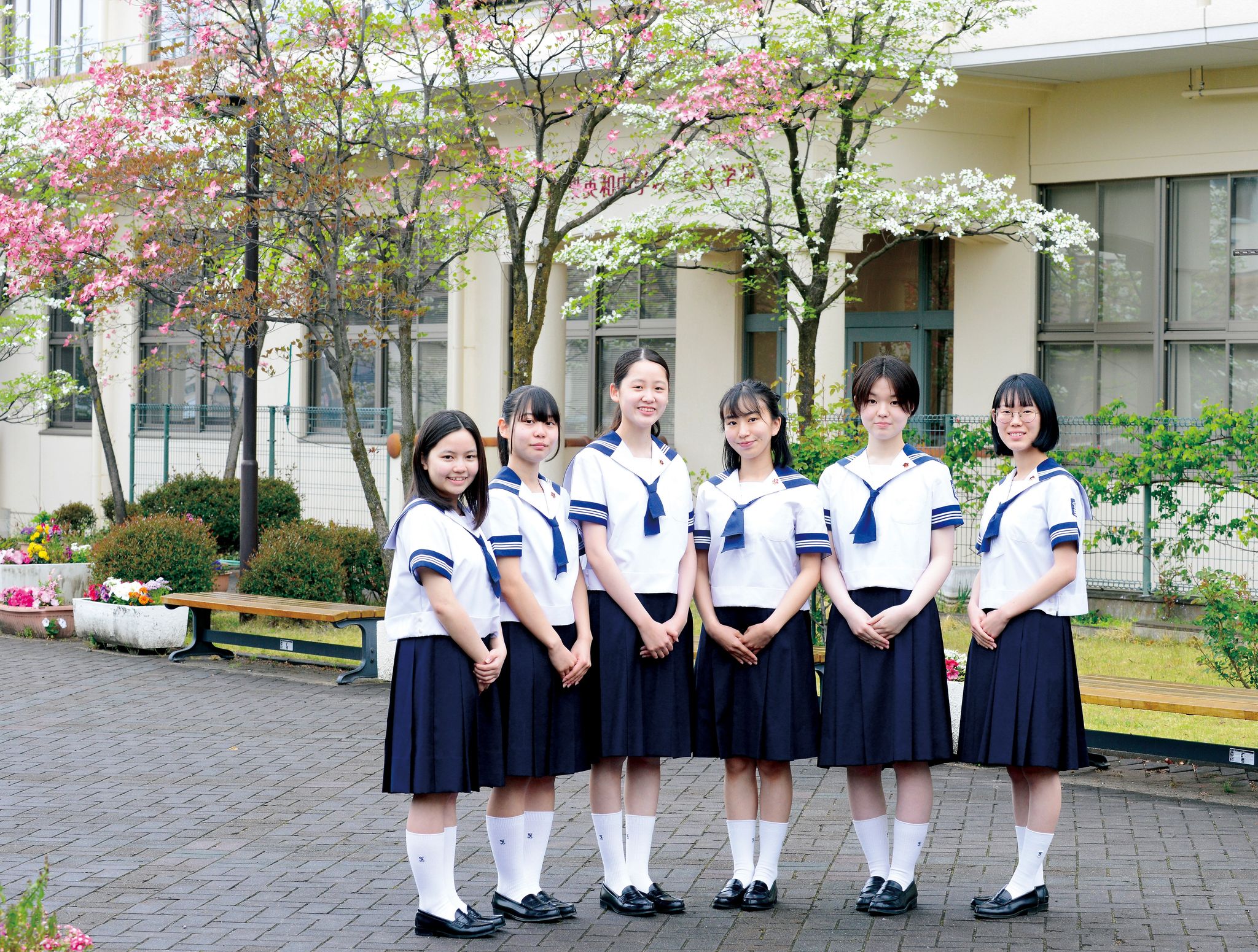 Yamanashi Eiwa Senior High School นักเรียน