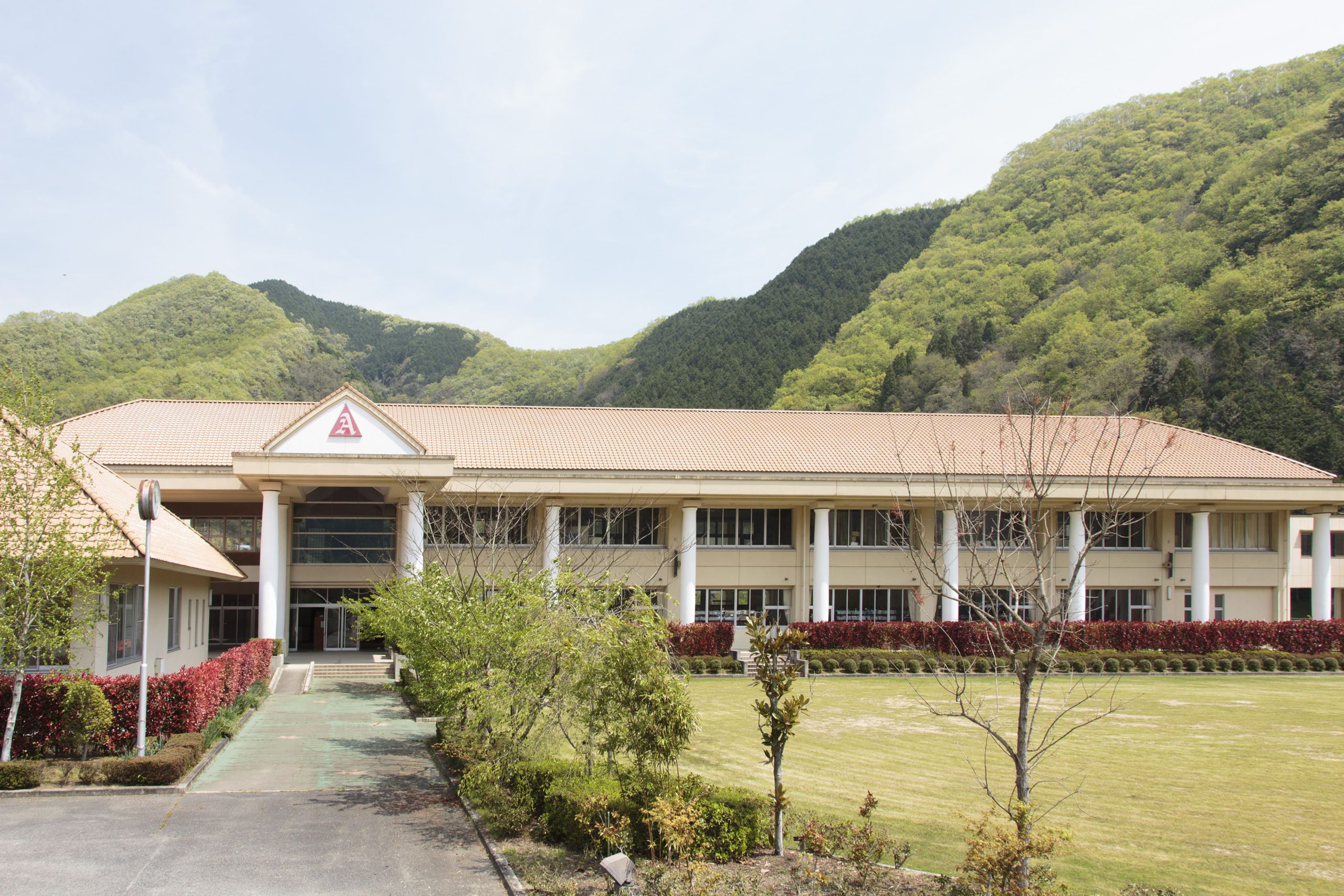 โรงเรียนมัธยม asahijuku secondary school