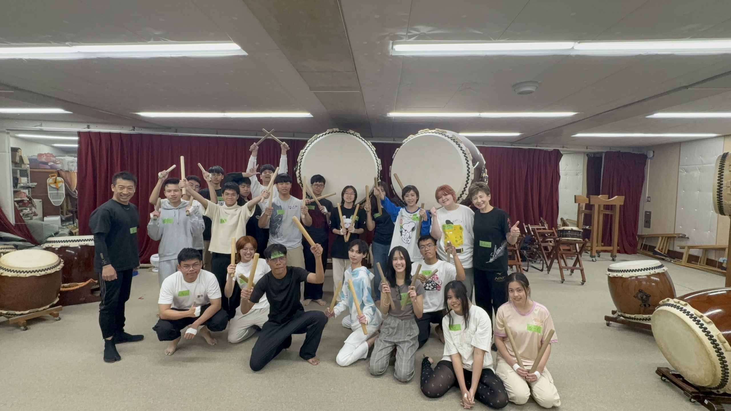 ตีกลอง Wadaiko