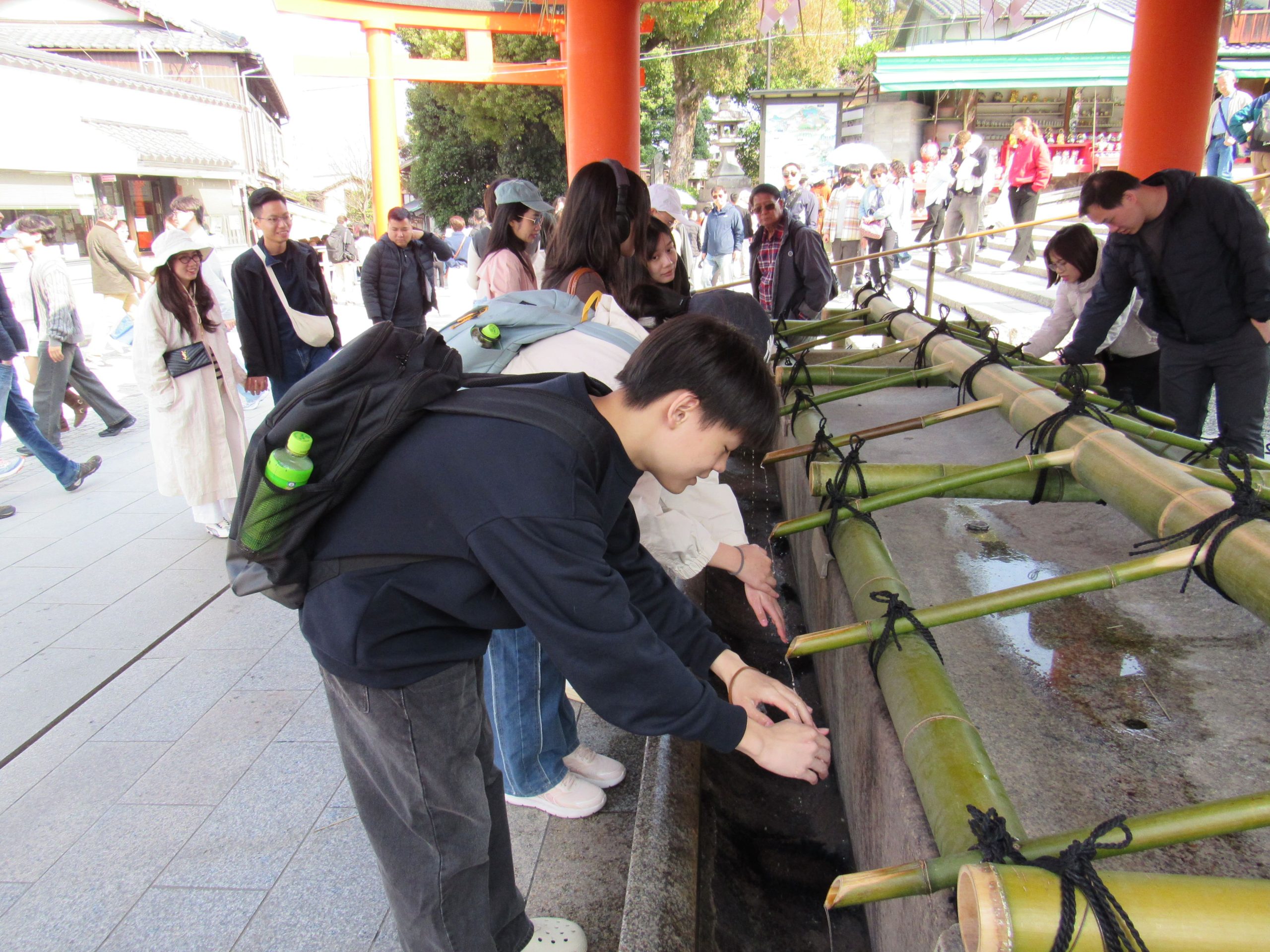 เที่ยวศาลเจ้า Fushimi Inari